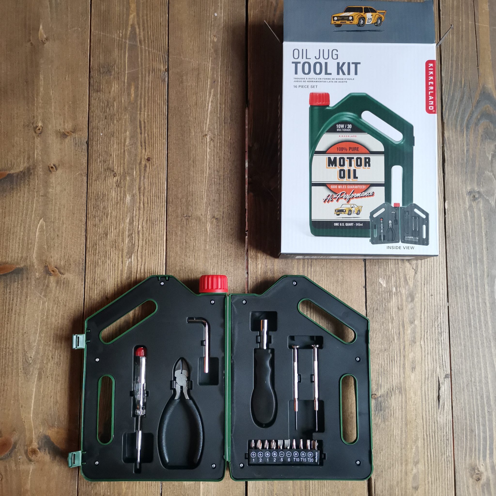 OIL TOOL KIT Skrotens Café och Skeppshandel på Djurgården